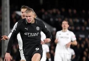 Jiejie是对的，Wei是错的！Theshy表情痛苦，宁王狠批丹尼教练：想给他吐口水