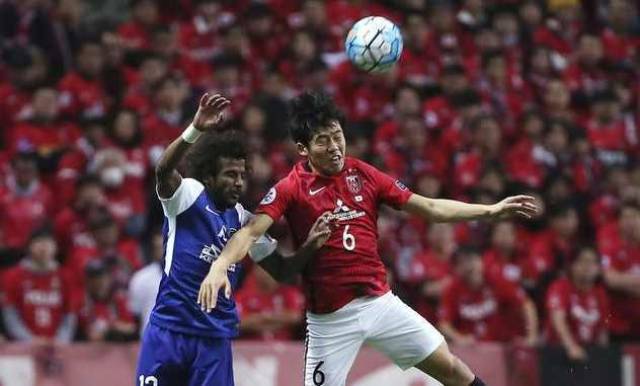 勇士主场力克雄鹿，库里砍下31分全队表现亮眼