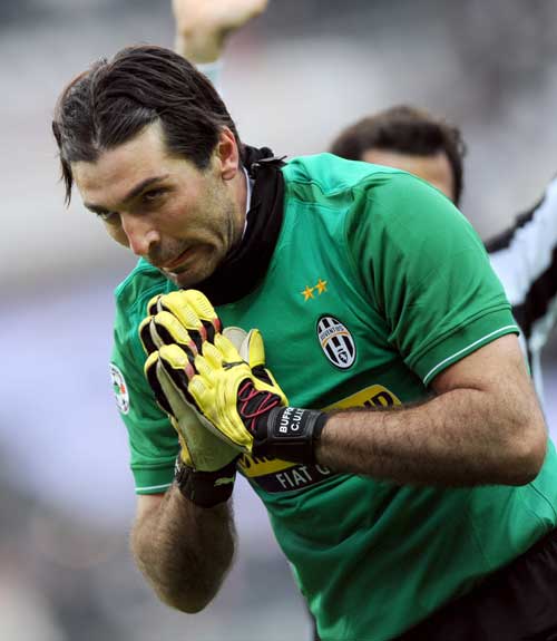 LOL：双冠军教练被嫌弃无能，官方发文选手实力很强，但教练水平一般