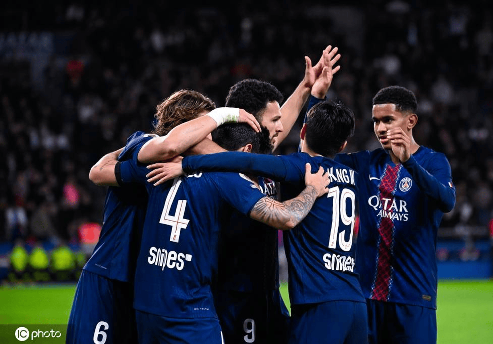 关键防守 致胜罚球 雄鹿客场胜湖人