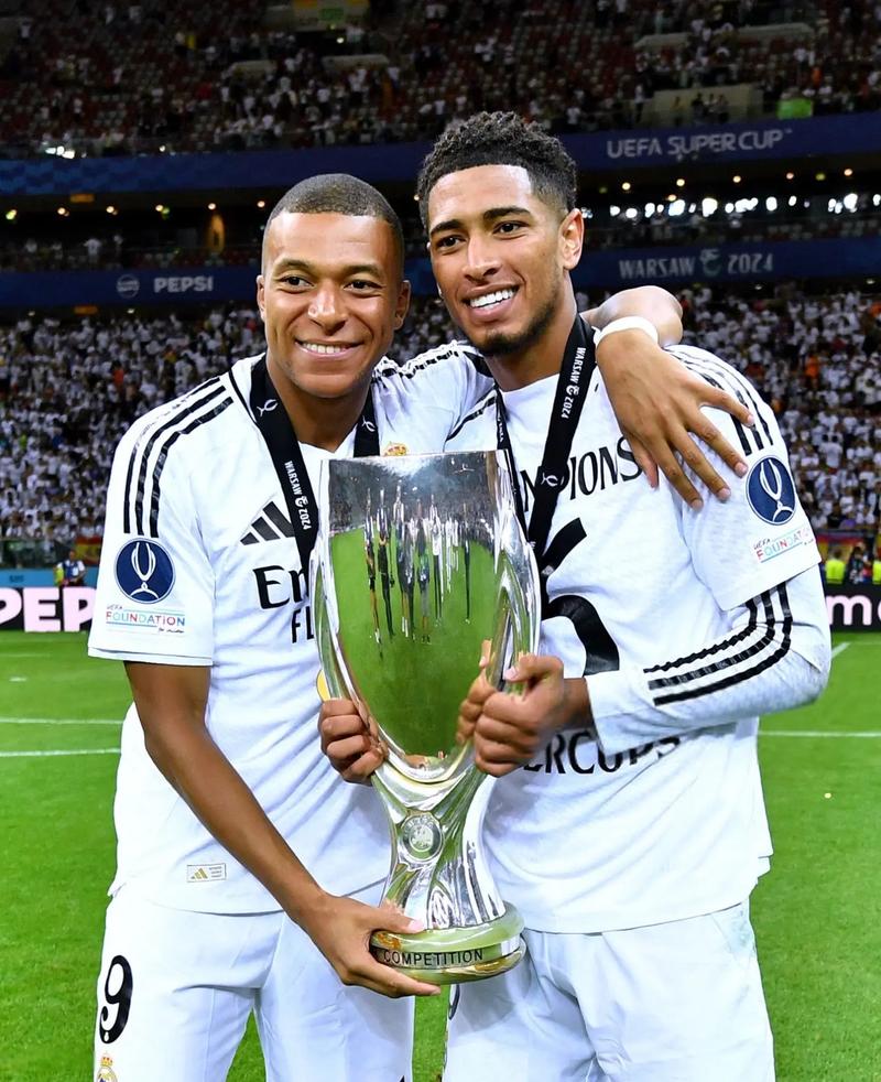 雄鹿vs森林狼：阿德托昆博对决爱德华兹，谁能笑到最后？