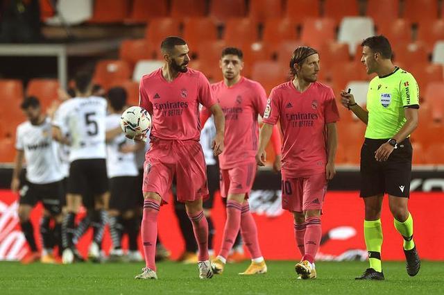 TA：格拉斯纳是埃梅里的“战术克星”；维拉需为赛季预期降温